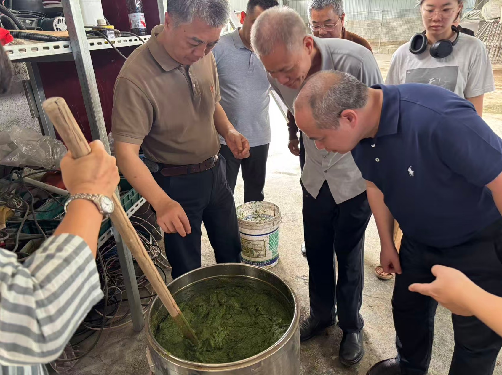 趙海老師蒞臨廣西助農(nóng)生態(tài)養(yǎng)殖基地調(diào)研4.jpg